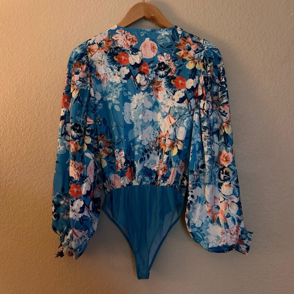 Oceans Away Blue Floral print Kimono Bodysuit - Picture 2 of 7